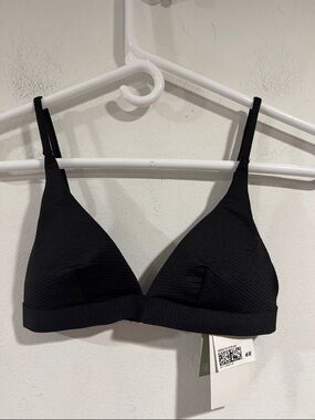 H&M Black Textured Wireless Triangle bikini top black size 2 NEW adjustable